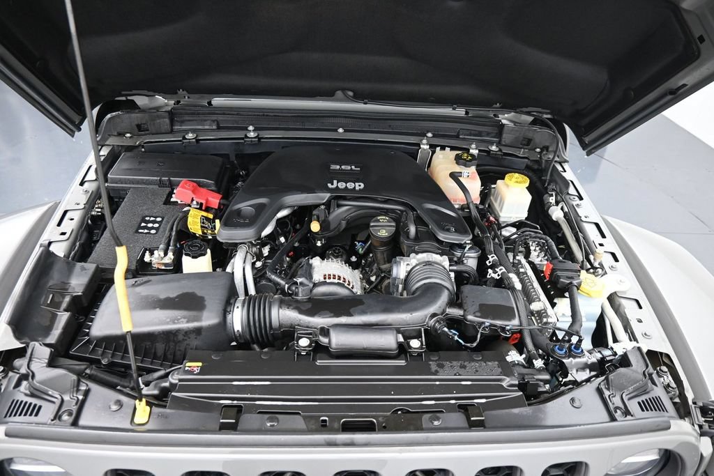 Used 2021 Jeep Gladiator Mojave AWD/4WD image 14