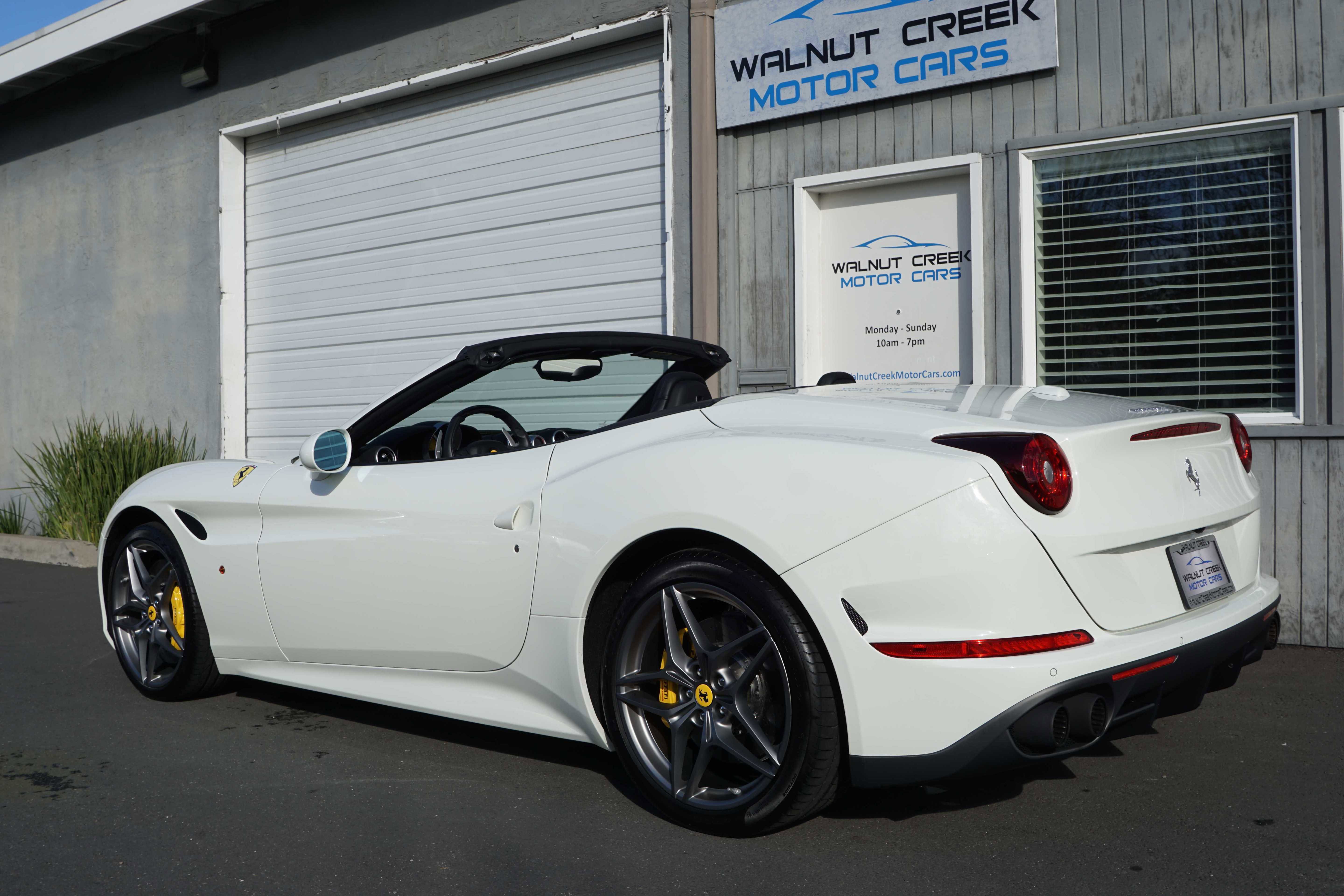 Used 2017 Ferrari California T image 39