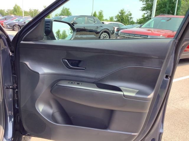 Used 2025 Hyundai Kona SEL image 28