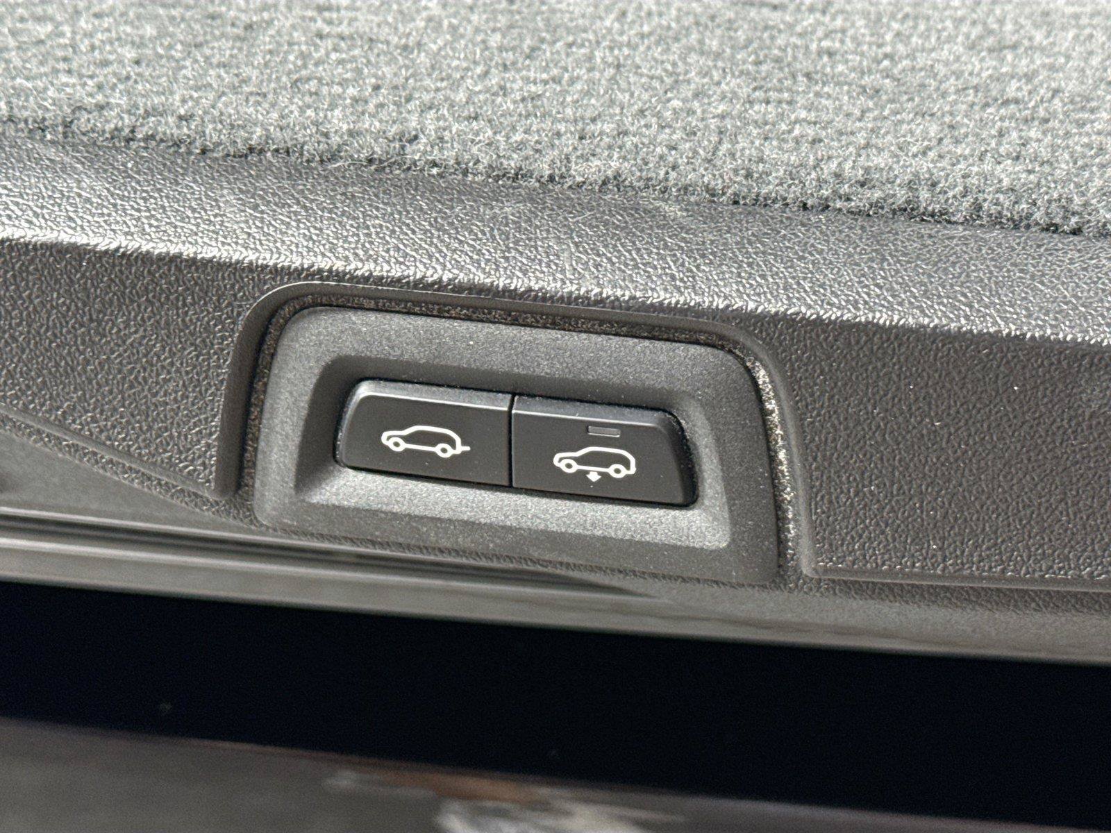 Used 2025 BMW X7 xDrive40i AWD/4WD image 43