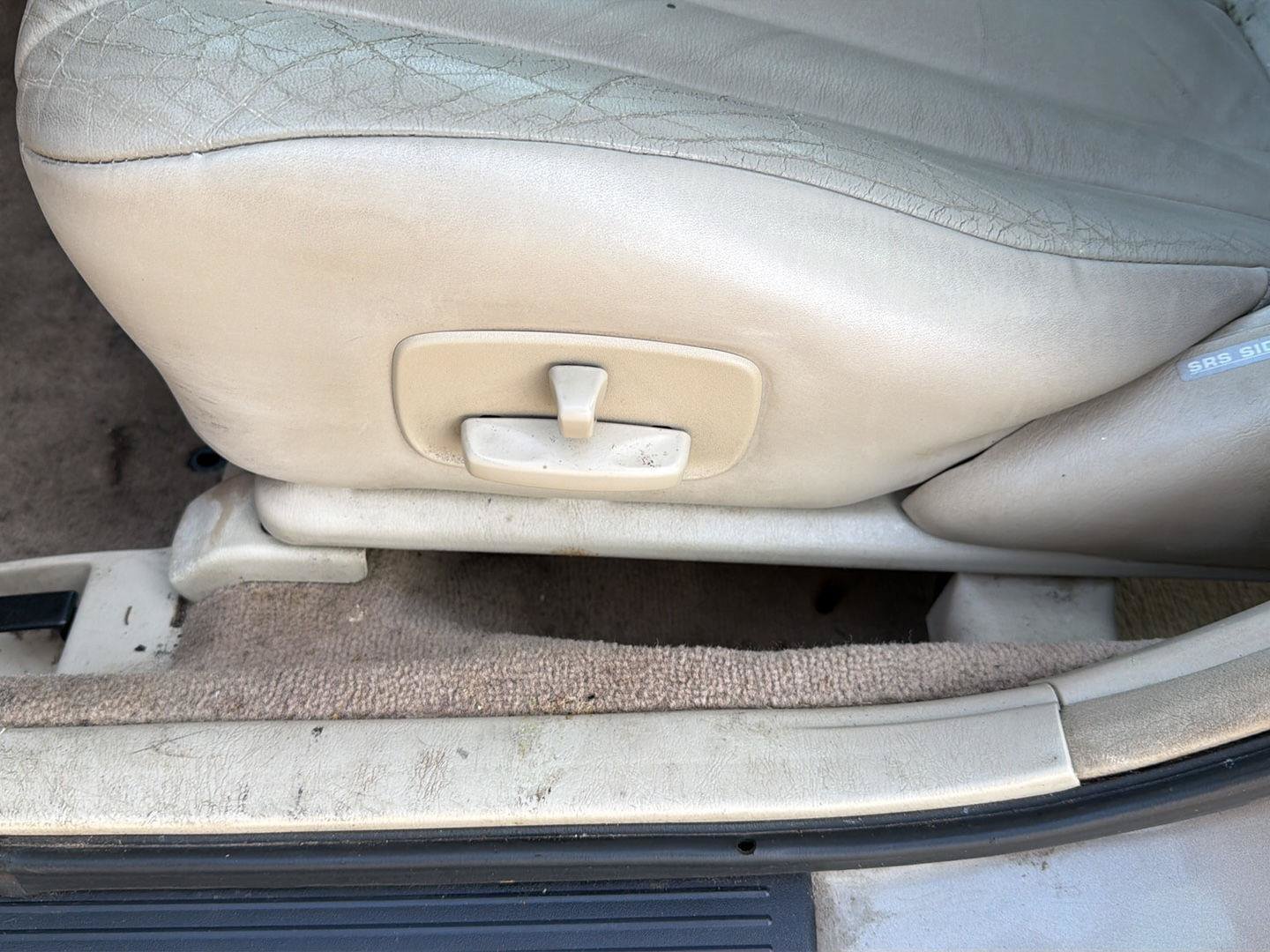 Used 1999 Toyota Avalon XLS FWD image 14