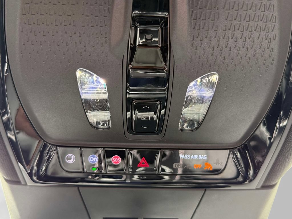 Used 2023 Cadillac Lyriq 2WD image 28