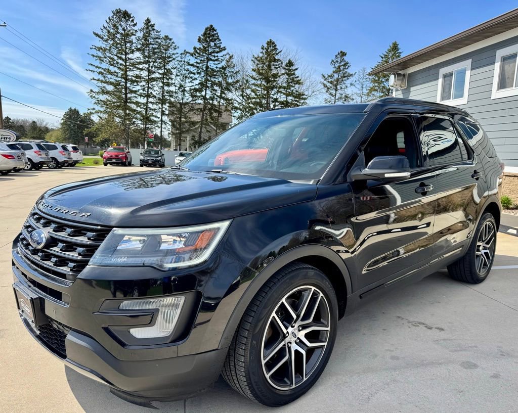 Used 2017 Ford Explorer Sport w/ Equipment Group 401A AWD/4WD image 3