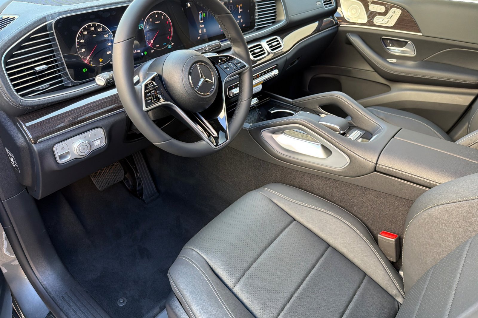New 2026 Mercedes-Benz GLS 450 4MATIC image 9