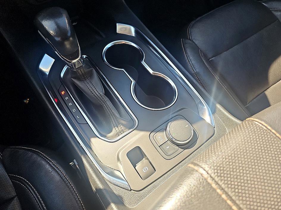 Used 2021 Chevrolet Traverse Premier w/ Redline Edition image 24