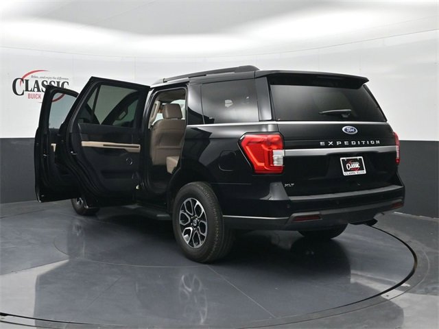 Used 2023 Ford Expedition XLT image 34