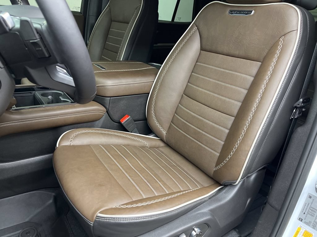 Used 2026 GMC Yukon Denali Ultimate w/ LPO, Floor Liner Package AWD/4WD image 22