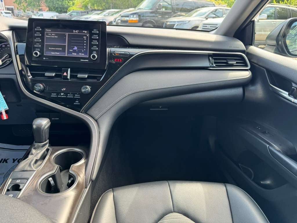 Used 2021 Toyota Camry SE AWD/4WD image 21