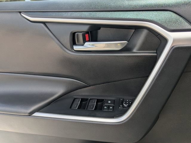 Used 2022 Toyota RAV4 XLE image 26