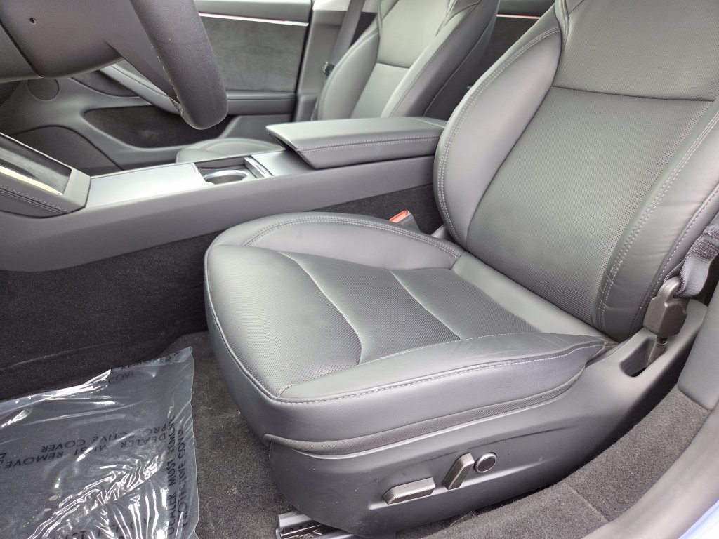 Used 2025 Tesla Model 3 Long Range AWD/4WD image 30