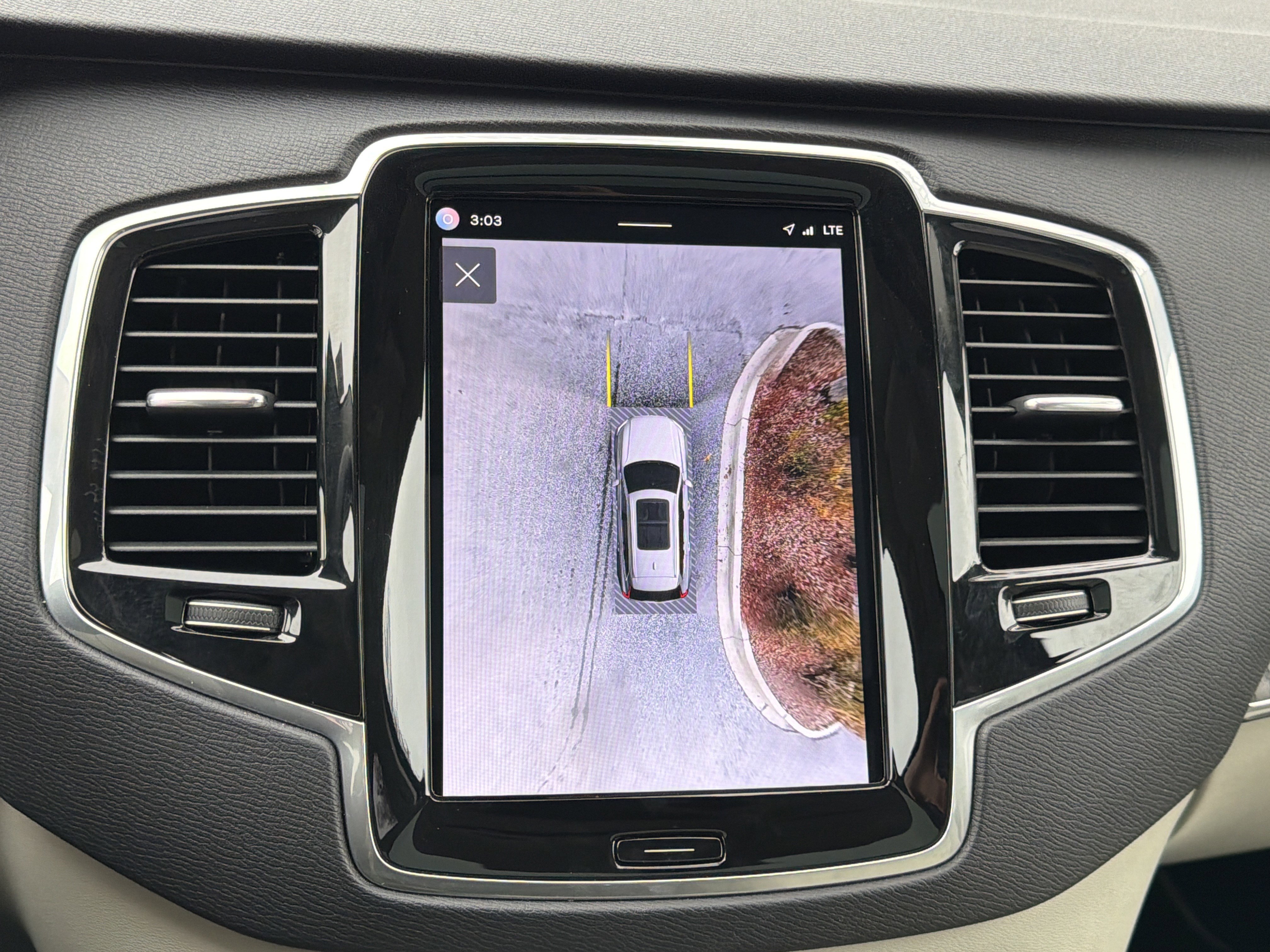 Certified 2024 Volvo XC90 T8 Plus w/ Protection Package Premier image 25