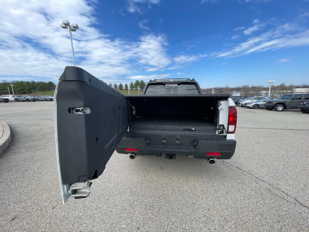 New 2026 Honda Ridgeline Black Edition image 18