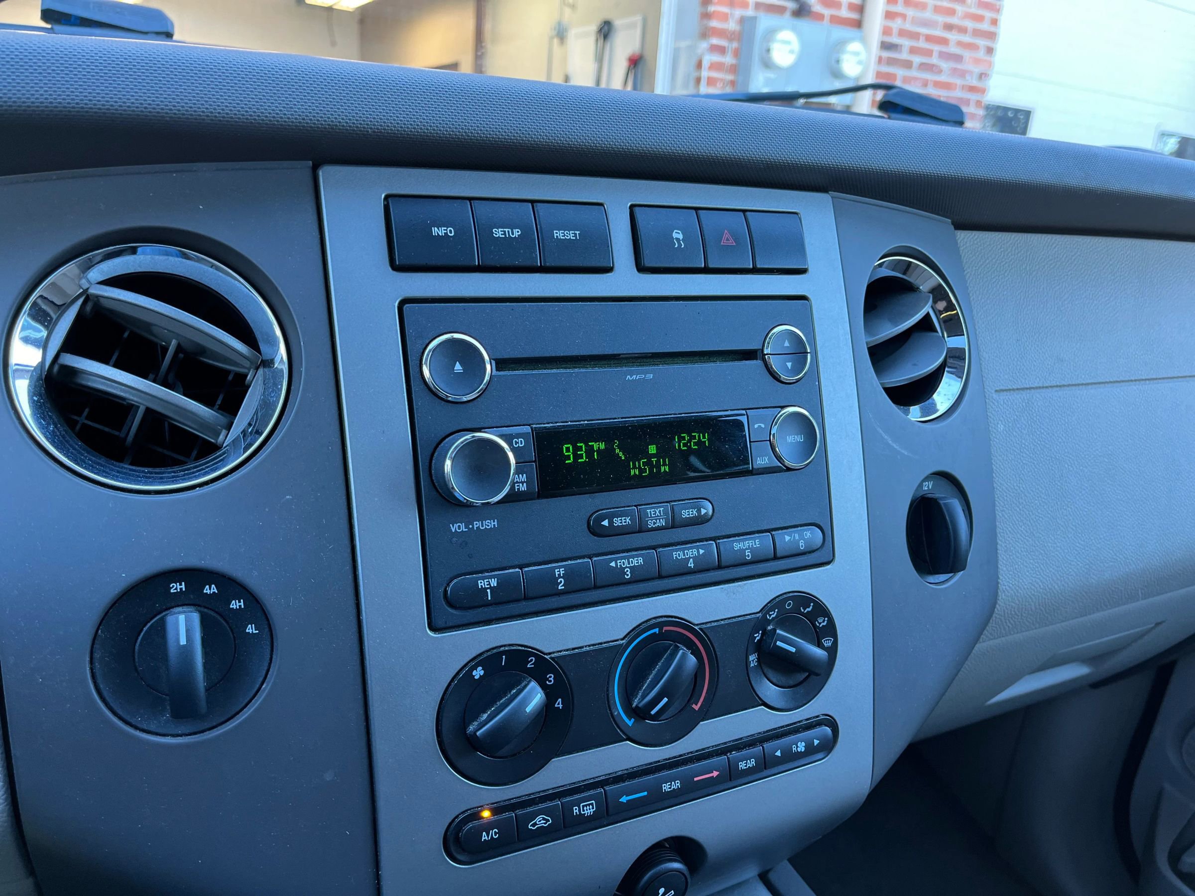 Used 2011 Ford Expedition XLT w/ HD Trailer Tow Pkg image 22
