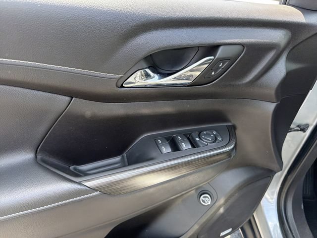 Used 2023 GMC Acadia SLT AWD/4WD image 15