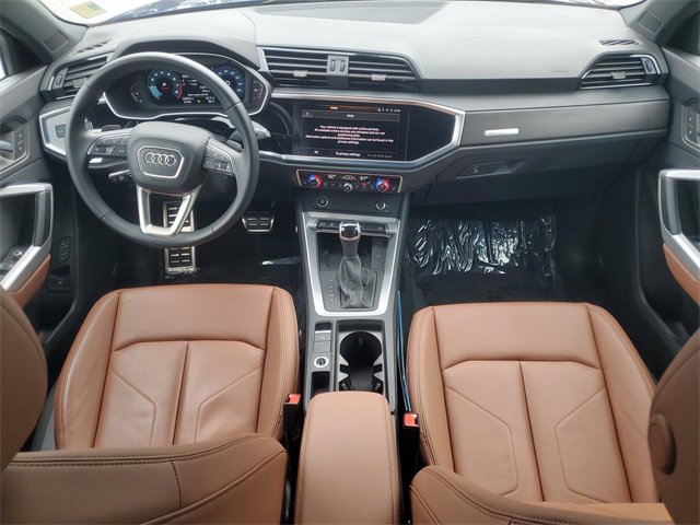 Used 2024 Audi Q3 2.0T Premium Plus w/ Premium Plus Package image 13