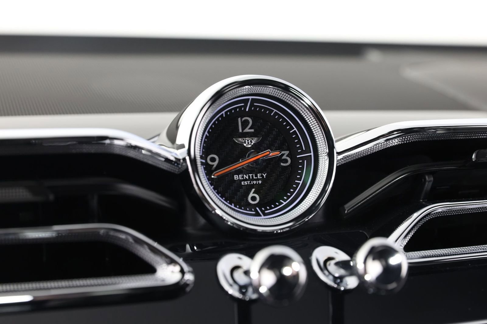 New 2025 Bentley Bentayga Extended Wheelbase AWD/4WD image 34