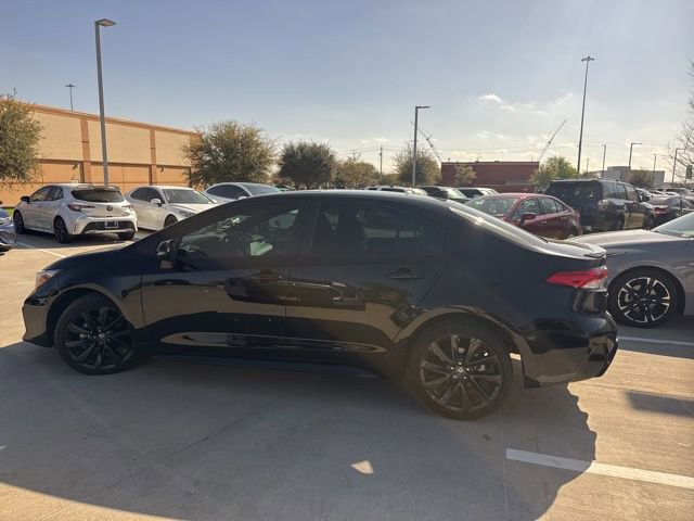 Used 2023 Toyota Corolla SE w/ SE Premium Package image 5