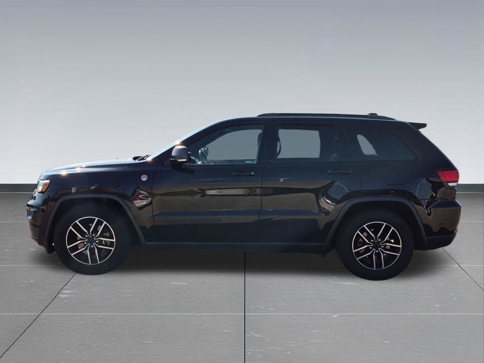 Used 2020 Jeep Grand Cherokee Trailhawk w/ Trailhawk Luxury Group AWD/4WD image 3