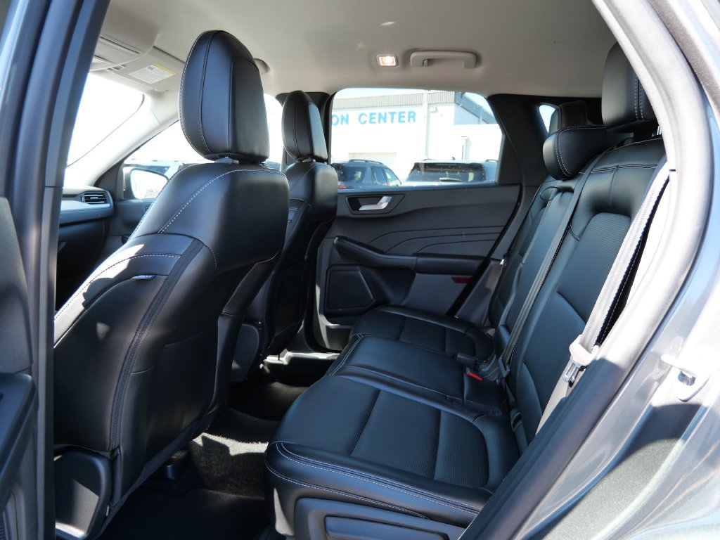 Certified 2025 Ford Escape Platinum AWD/4WD image 16
