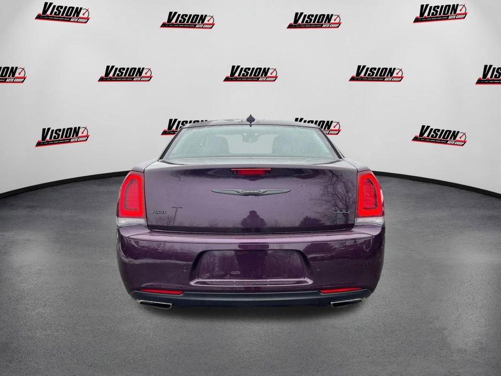 Used 2021 Chrysler 300 Touring L image 6