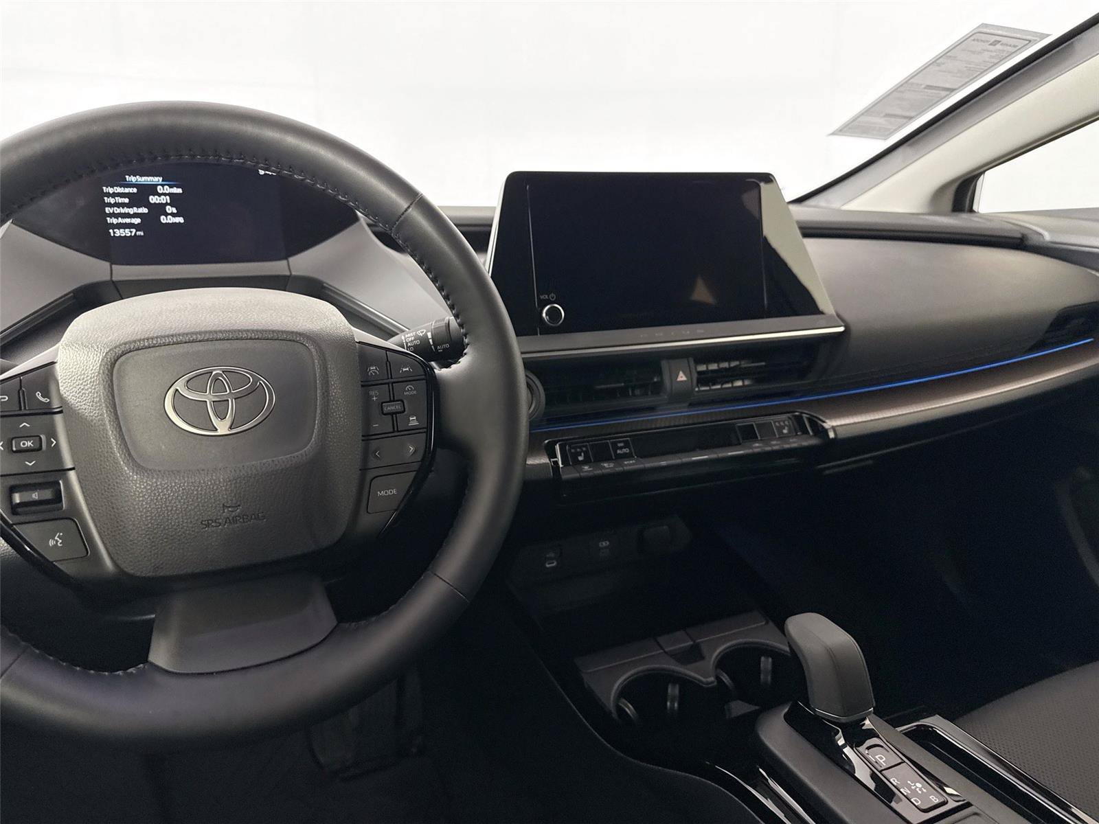 Certified 2025 Toyota Prius XLE FWD image 32