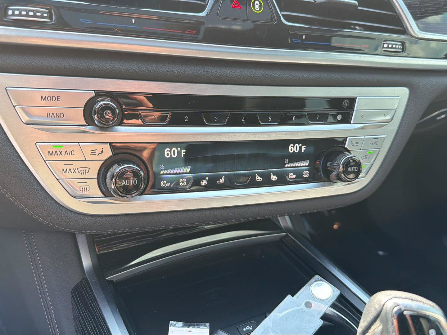 Used 2022 BMW 750i xDrive w/ Executive Package AWD/4WD image 27