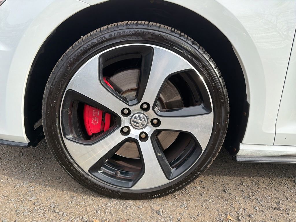 Used 2017 Volkswagen GTI SE image 14