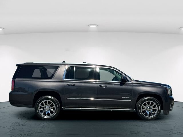 Used 2017 GMC Yukon XL Denali w/ Open Road Package AWD/4WD image 8