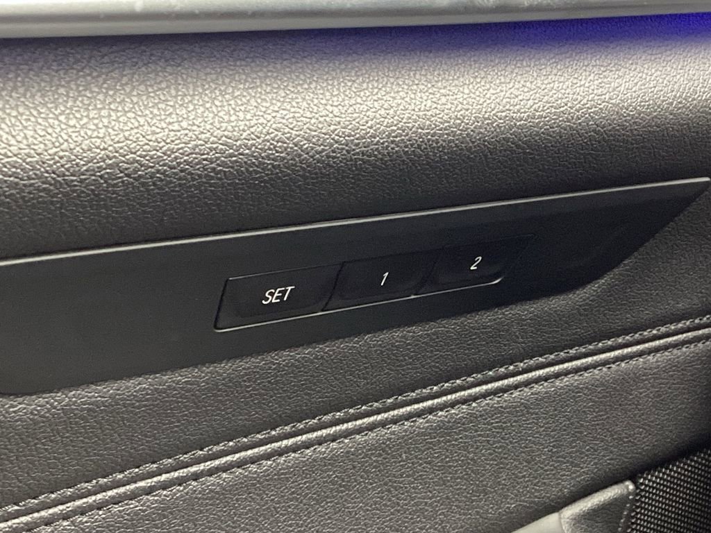 Used 2020 BMW 530i xDrive w/ Convenience Package image 19