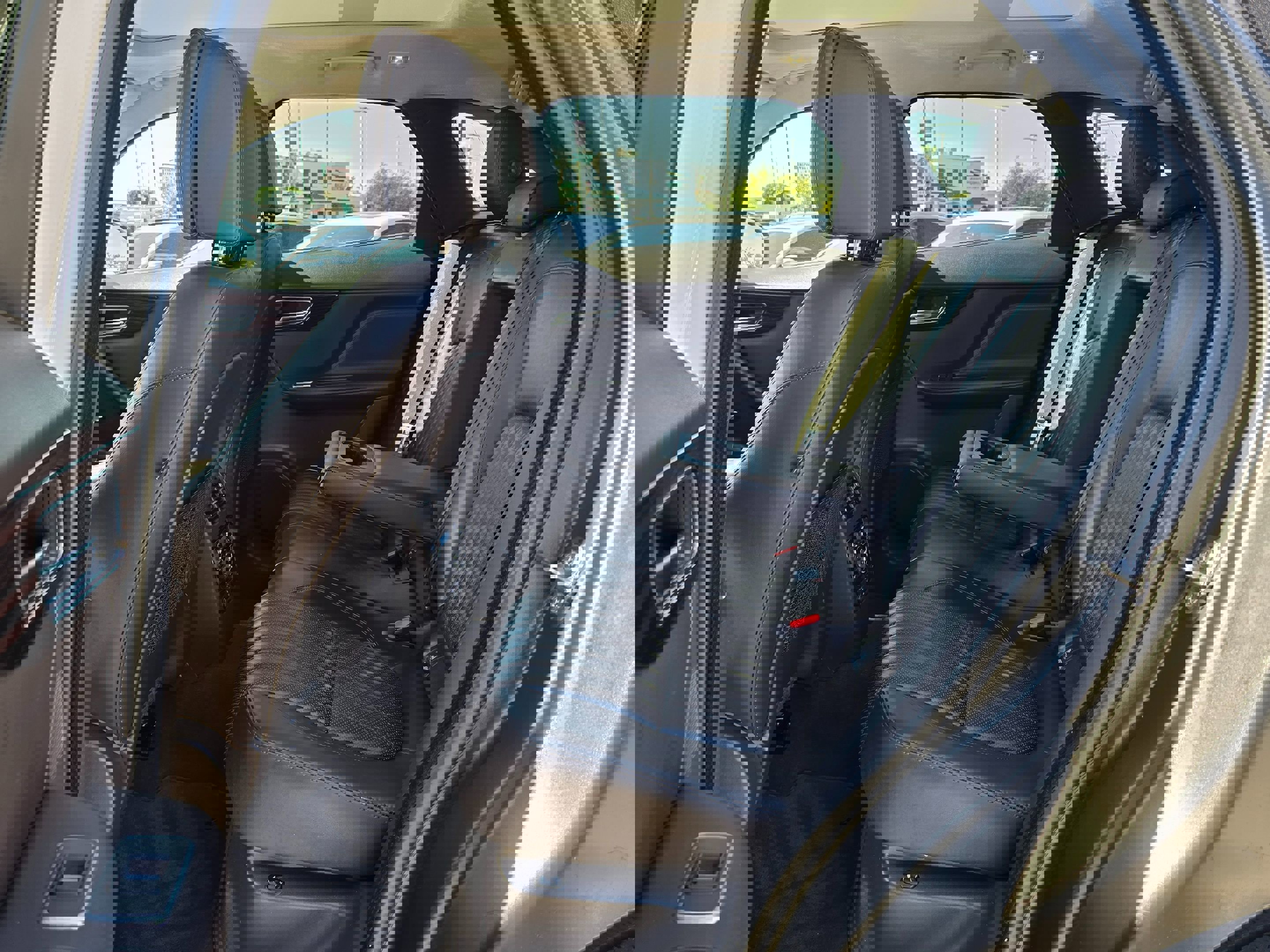 Used 2019 Jaguar F-PACE Portfolio image 18