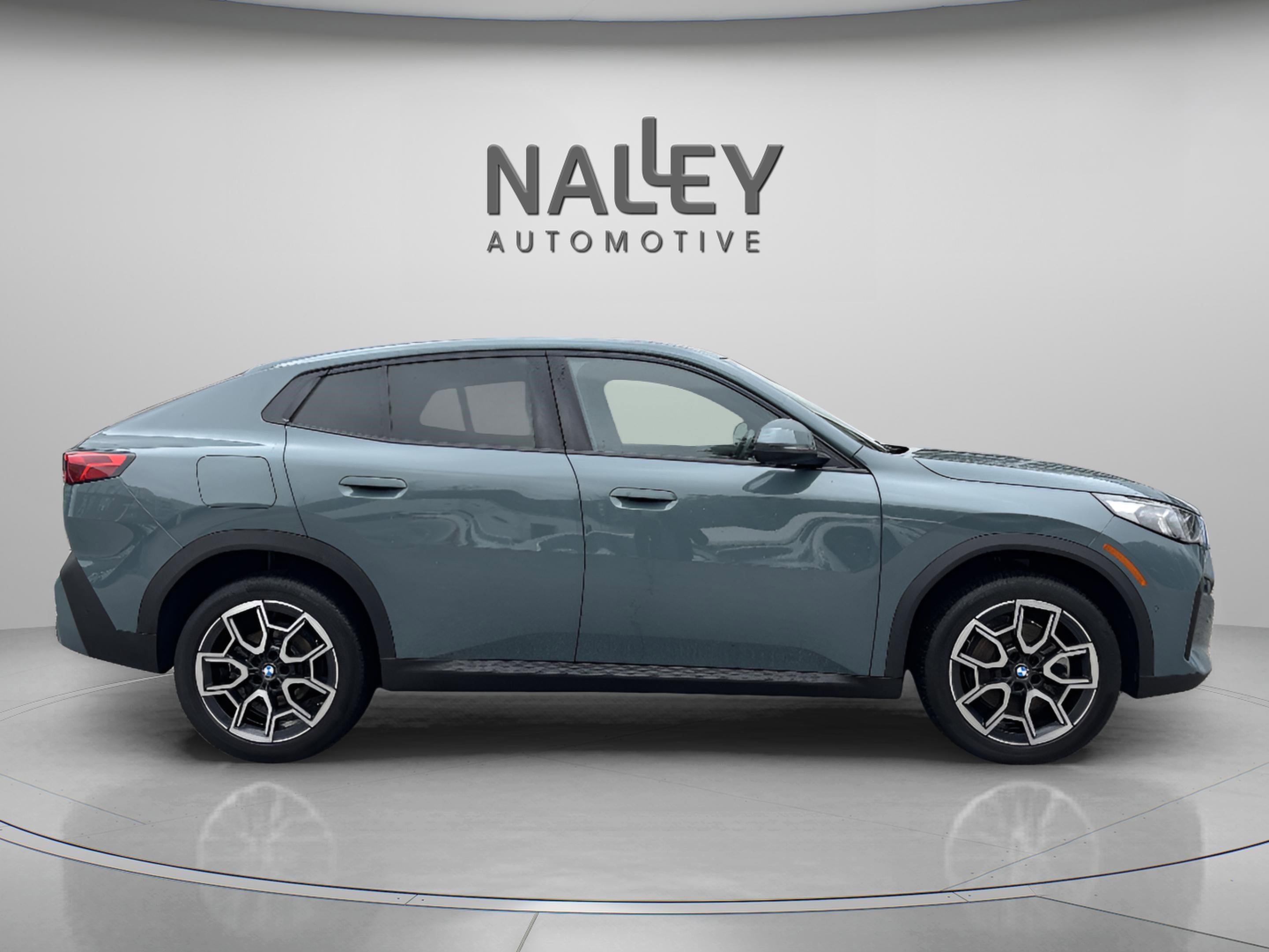 Used 2025 BMW X2 xDrive28i image 5