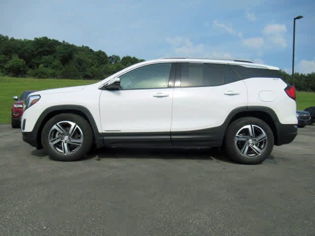 Used 2021 GMC Terrain SLT image 2