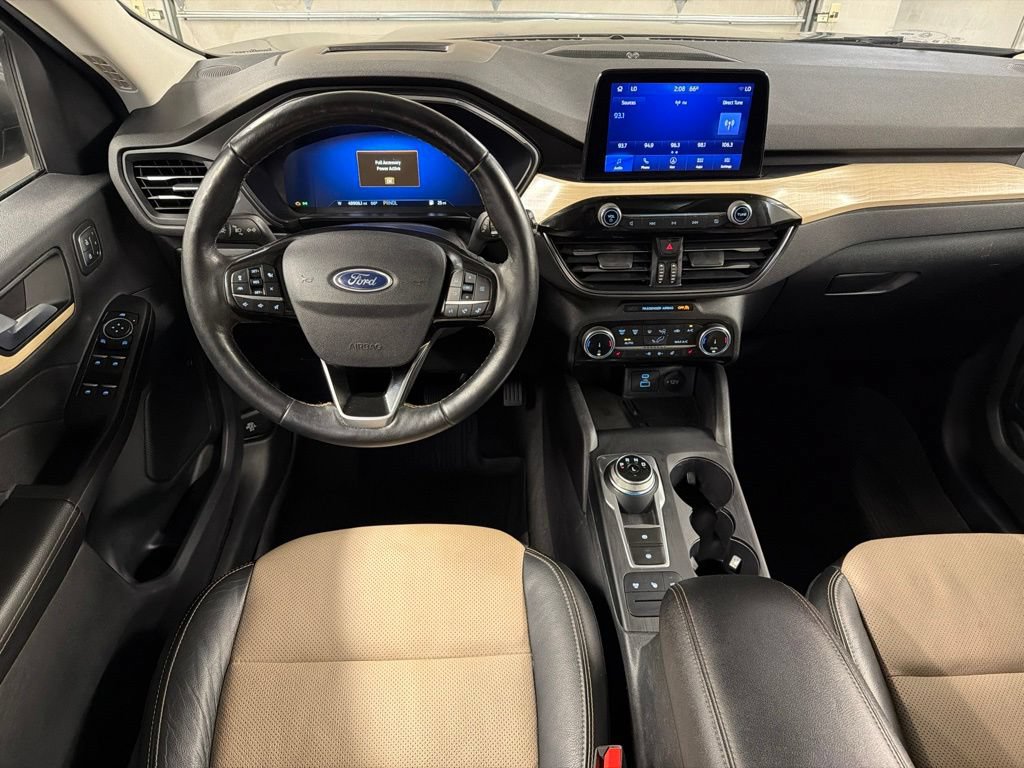 Used 2022 Ford Escape Titanium w/ Titanium Elite Package AWD/4WD image 8