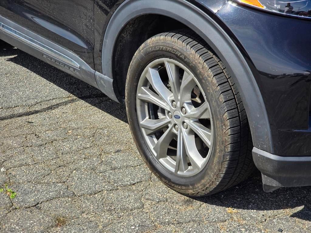 Used 2020 Ford Explorer XLT w/ Equipment Group 202A image 17