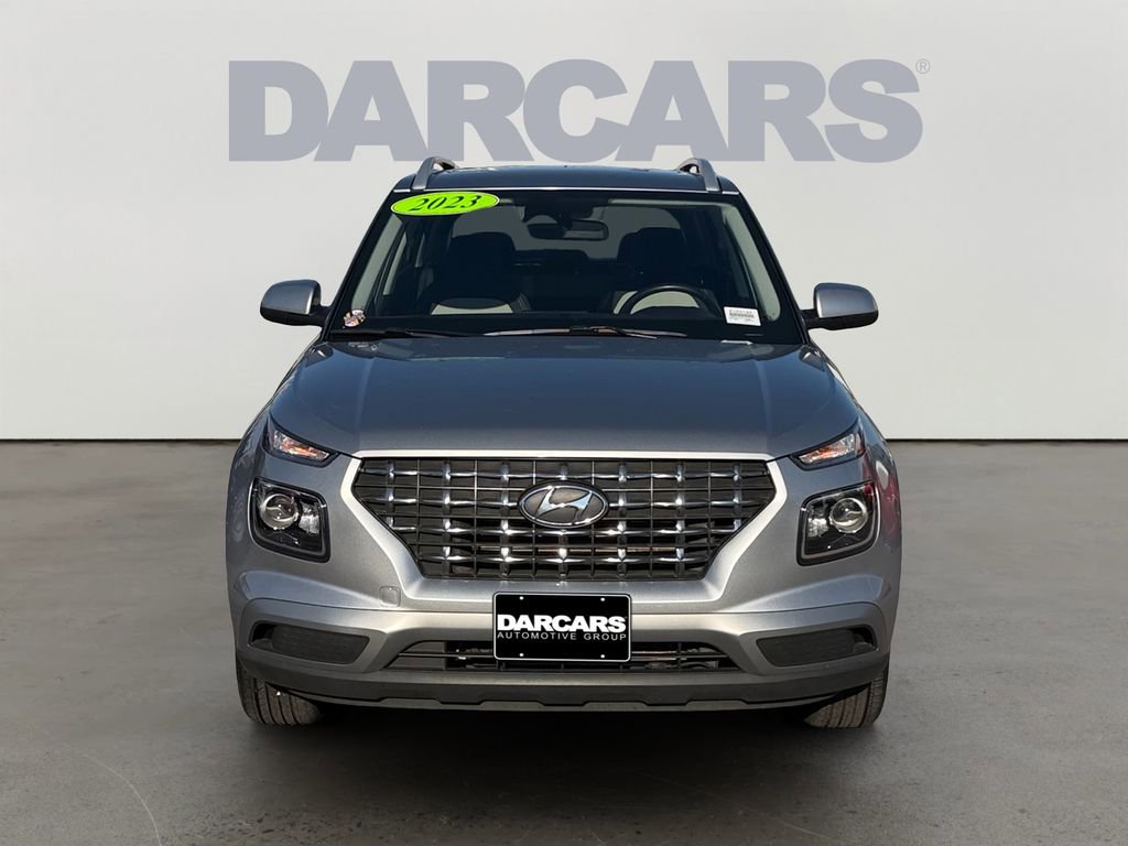 Used 2023 Hyundai Venue SEL image 2