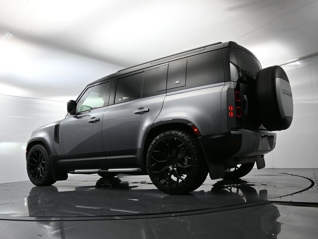 Used 2023 Land Rover Defender 110 S image 44