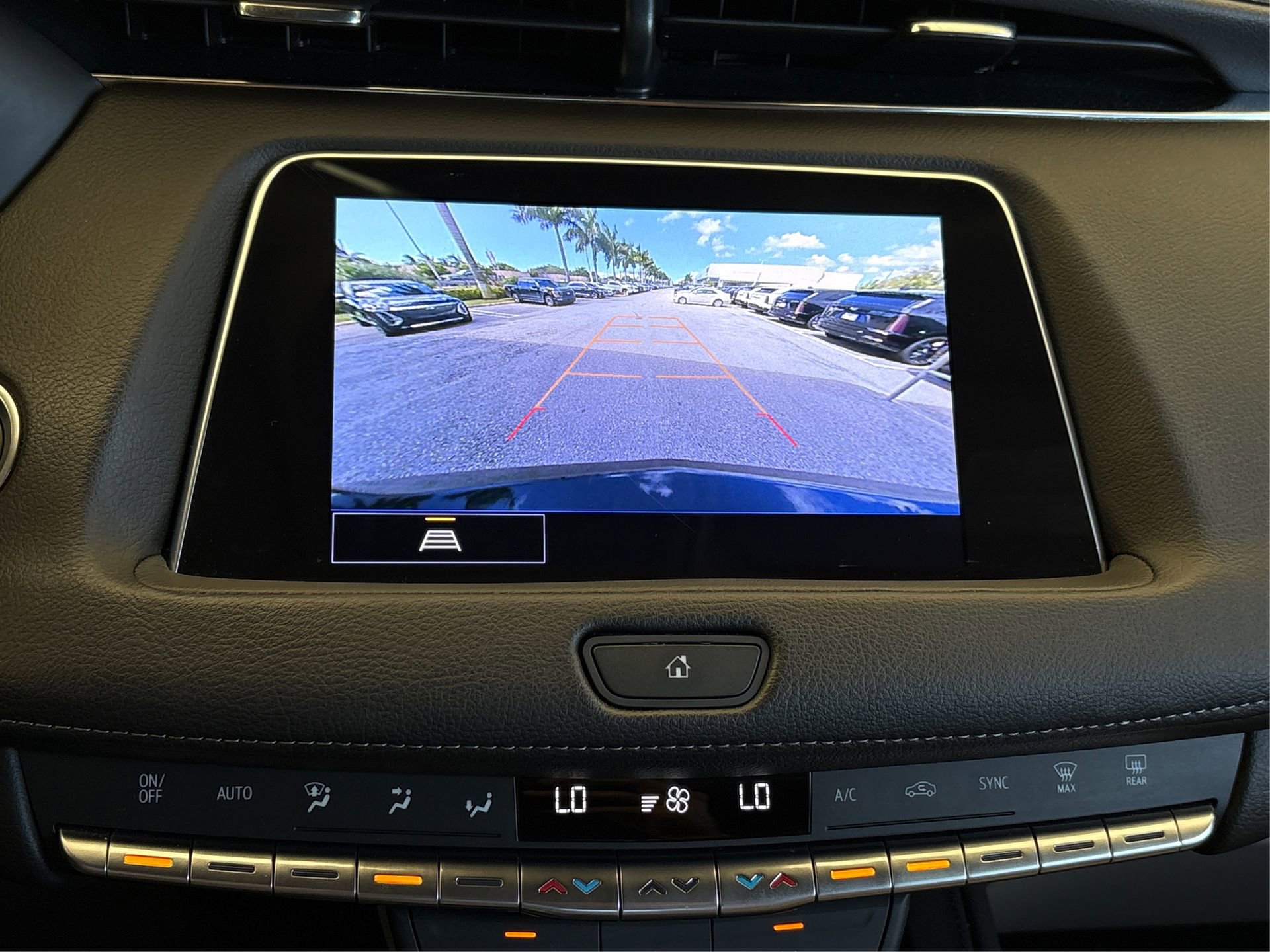 Certified 2023 Cadillac XT4 Luxury w/ Driver Awareness Package image 27