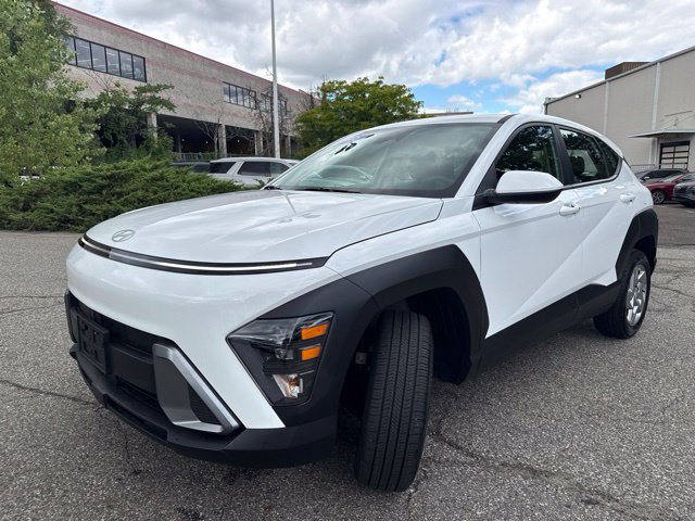 Used 2025 Hyundai Kona SE AWD/4WD image 3