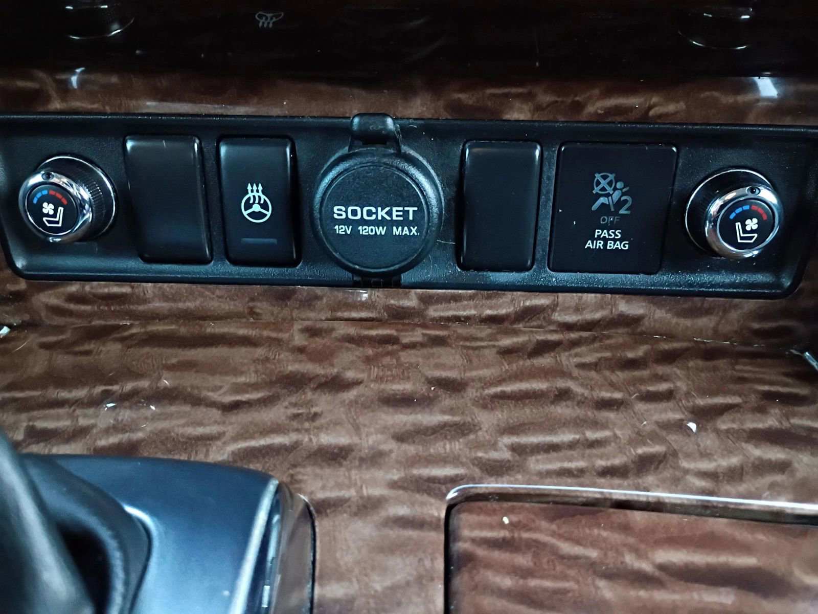 Used 2017 Nissan Armada Platinum w/ Captain Seat Package RWD image 14