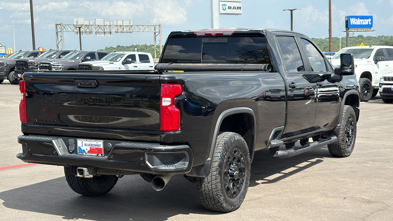 Used 2022 Chevrolet Silverado 2500 LTZ w/ LTZ Plus Package AWD/4WD image 5