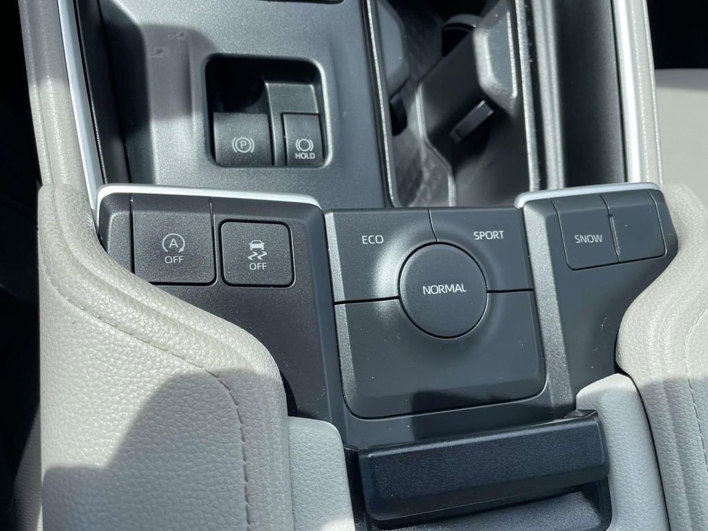 Used 2025 Toyota Grand Highlander FWD image 44