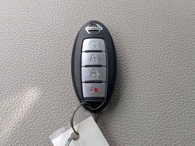 Used 2021 Nissan Titan SV w/ SV Convenience Package AWD/4WD image 30