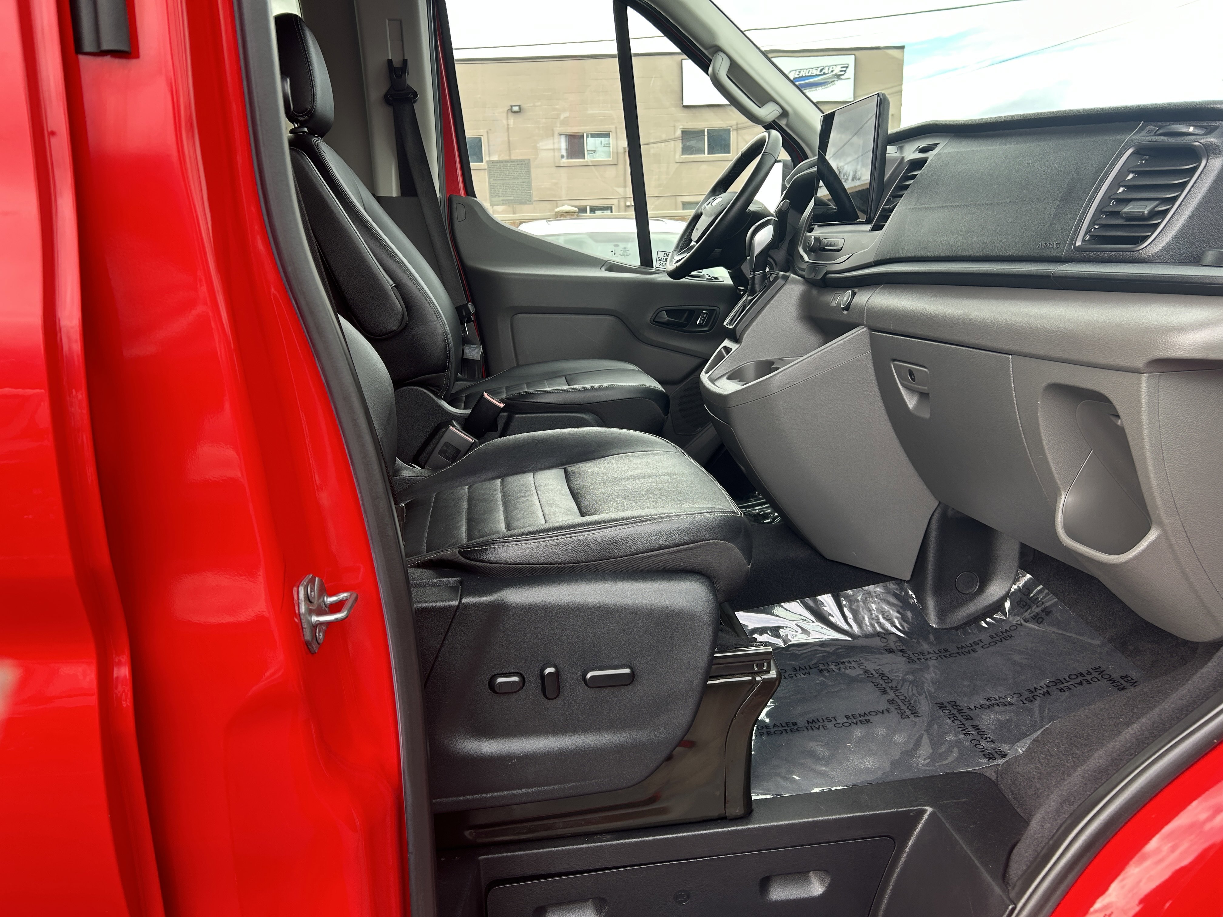 Used 2022 Ford Transit 350 XLT image 11