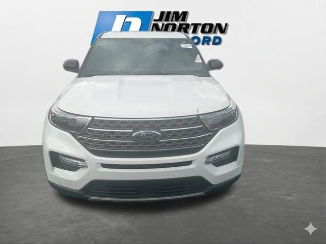 Used 2023 Ford Explorer King Ranch w/ Technology Package image 3