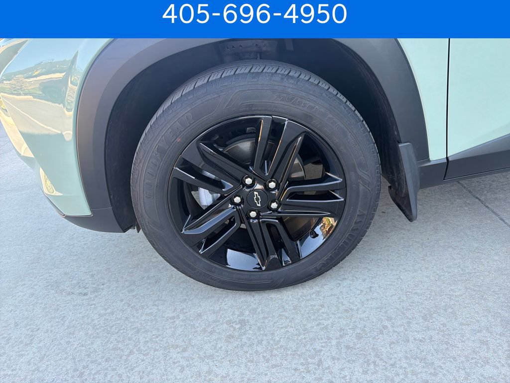 Used 2025 Chevrolet Trax ACTIV FWD image 11