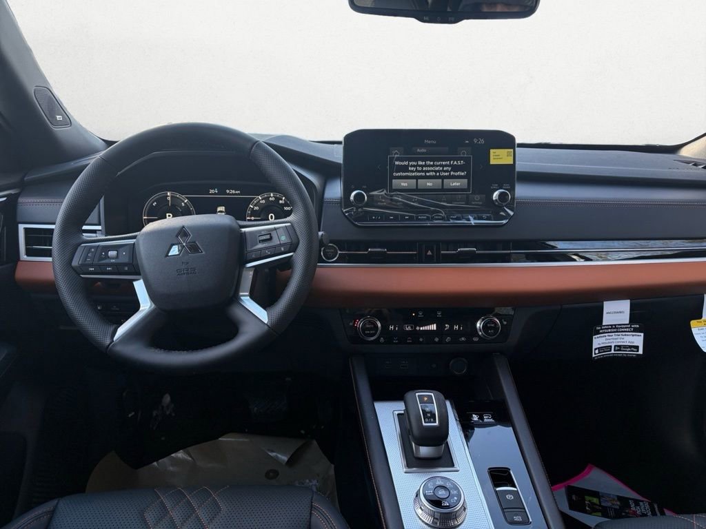 New 2025 Mitsubishi Outlander SEL image 13