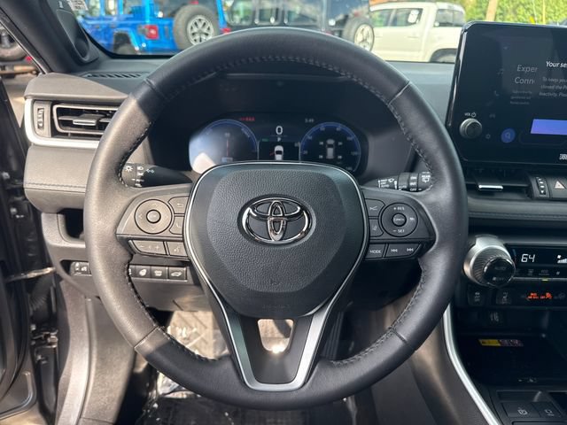 Used 2023 Toyota RAV4 XSE AWD/4WD image 16