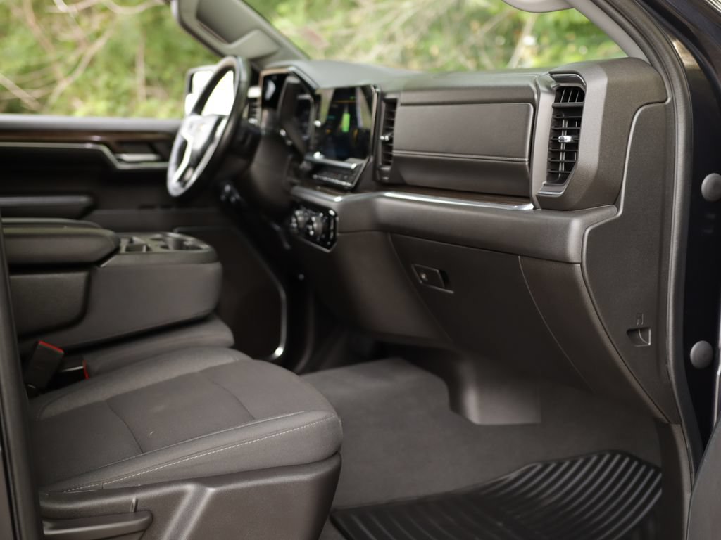 Used 2023 Chevrolet Silverado 1500 LT AWD/4WD image 29