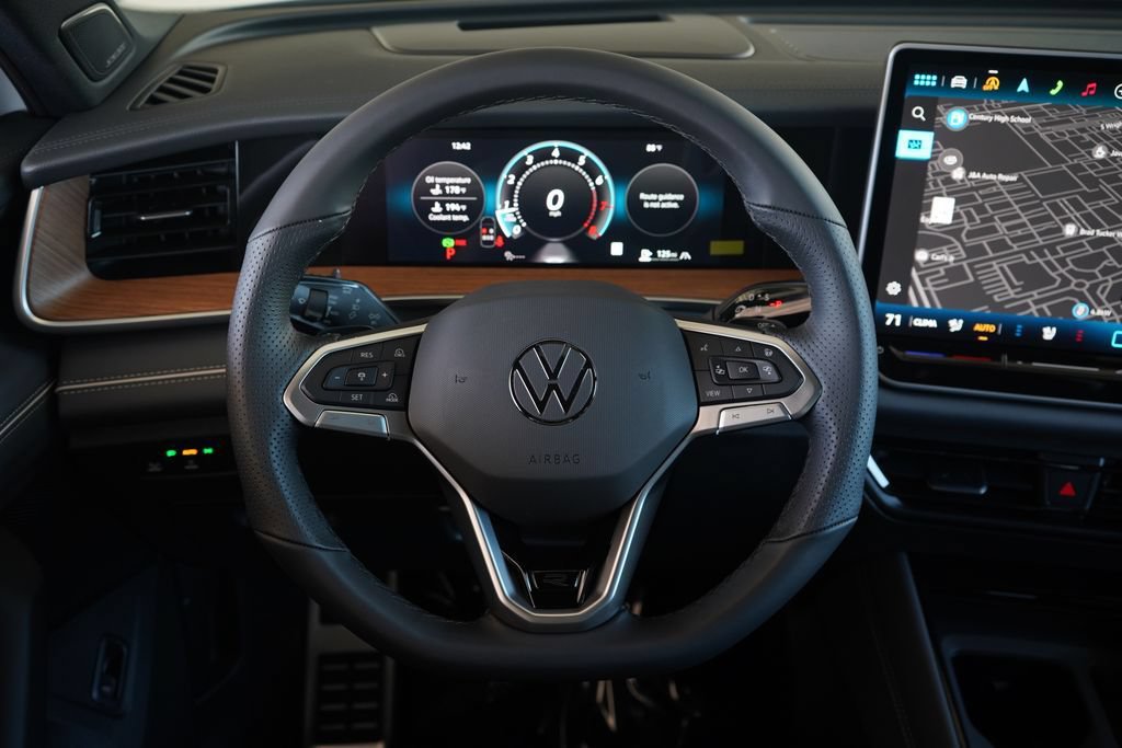New 2026 Volkswagen Tiguan SEL R-Line AWD/4WD image 9