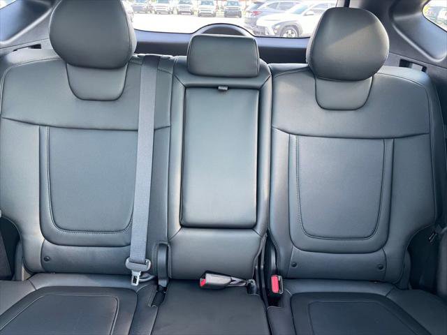 Used 2025 Hyundai Tucson Limited AWD/4WD image 16